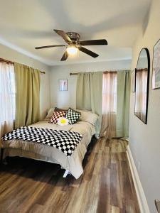 Retro downtown apartment