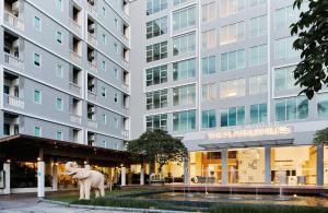 The Platinum Suites Bangkok by Dancenter