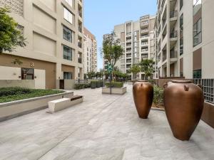 FIRST CLASS 1BR Creek Beach & Lagoon Escape