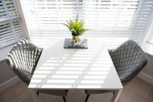 Central Brentwood -Parking -Close to Station -WIFI - 9