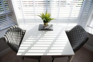 Central Brentwood -Parking -Close to Station -WIFI - 9