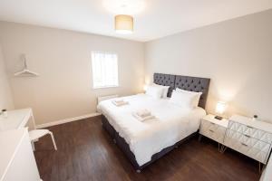 Two Bed Coach House - Fast WiFi - Super-king Bed