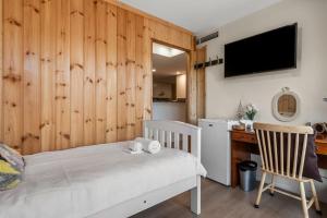 72CHS Abnb-Style Garden view, 2Parking, Pool, 3mins to Darling Harbour