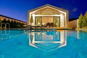 Odella 2 - Luxury Villa for 6 in Zorlar, Seydikemer