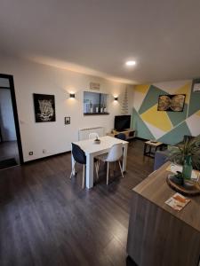 Maison entière, cours privée, tout à proximité