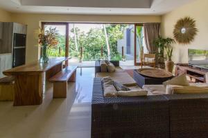 Beautiful Cliff-Side Jungle Villa