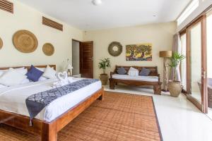 Beautiful Cliff-Side Jungle Villa