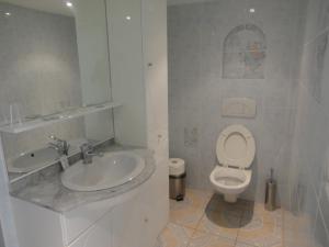 Double Room - Ground Floor room in Hotel Aux Beaux Rivages En Gaume