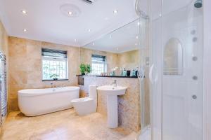 Hawarden Executive House 5BR 7 Beds