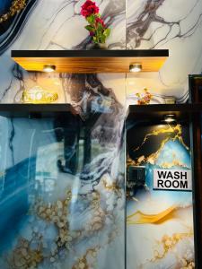 Grand adamspeak hotel & restaurant