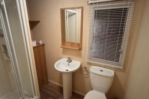 Rubys Place on Lyons Winkups Towyn Sleeps 6