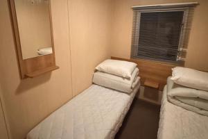 Rubys Place on Lyons Winkups Towyn Sleeps 6