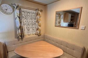 Rubys Place on Lyons Winkups Towyn Sleeps 6