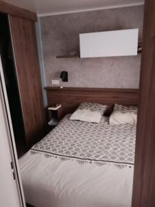 MH330 2 chambres et 1 salle de bain dans camping 4 étoiles