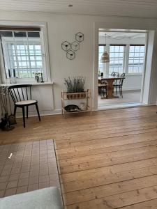 Beautiful cottage with ocean view