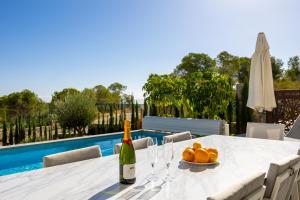 Villa de Lujo c Piscina Climatizada, las Colinas