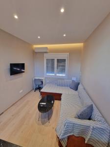 Dianas Cozy 18 Apartment