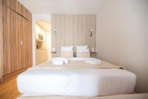 Charming Parisian Flat by Champs Elysées