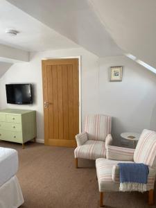 Charming cottage in central Ludlow with parking