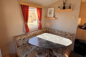 3 Bed Caravan - Side gated decking WiFi Pets