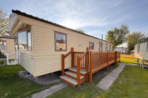 3 Bed Caravan - Side gated decking WiFi Pets