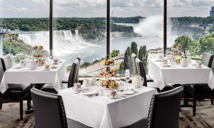 The Brock Niagara Falls Fallsview, Tapestry by Hilton