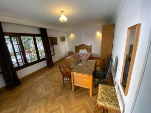 Villa Maadi 35 -R 2- Poolside Queen Room