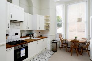 GuestReady - Charming Loft Apartment in Chiswick