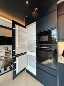 300m to Totteridge and Whetstone Tube Station Modern Living new Flat