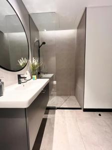 Gennaros Home at 15 Northside Business Bay