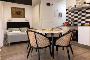 Charming Seaside Apartment in Barceloneta, Renovated with Stunning Sea Views