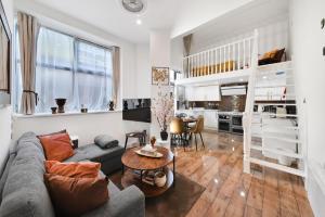 London Lets Stay Here with parking