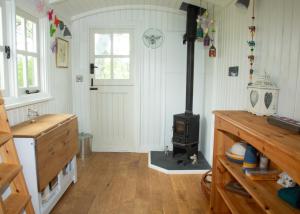 Stream Side Shepherds Hut