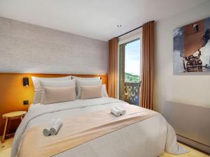 Chalet raffiné avec accès direct aux pistes et jacuzzi - FR-1-568-57