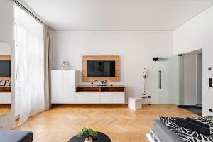 Black & White Apartment