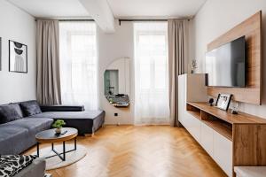 Black & White Apartment