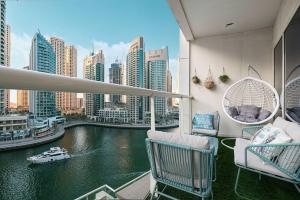 1BR Beach House Vibes in Prime Marina Location