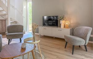 Beautiful Home In Hoeven With Wifi