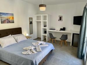 Tarelis Beach Apartments & Studios