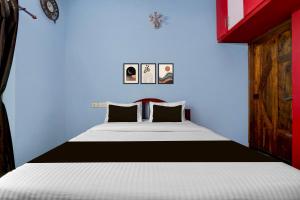 Collection O Balaramapuram White Castle