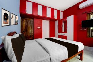 Collection O Balaramapuram White Castle