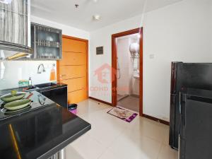 Best View 1BR Baywalk Condo Pool Gym, Wi-Fi