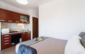 Gorgeous Apartment In Omis With Wifi