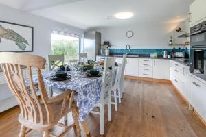 4 Bed in St Ives oc-c33008