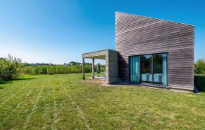 3 Bedroom Amazing Home In Kamperland