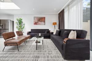 Work Crew Ready 5BR I Free Parking & WiFi Access