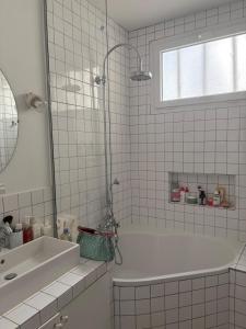 Family apartment near Marais in Oberkampf