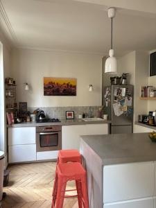 Family apartment near Marais in Oberkampf