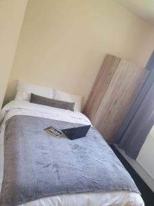 3 Bed Central Flat Ideal for Contractors