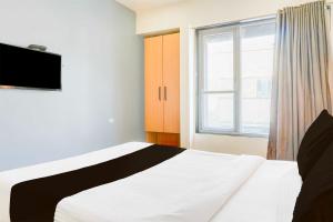 Townhouse Oak Pune Mandai Metro Station